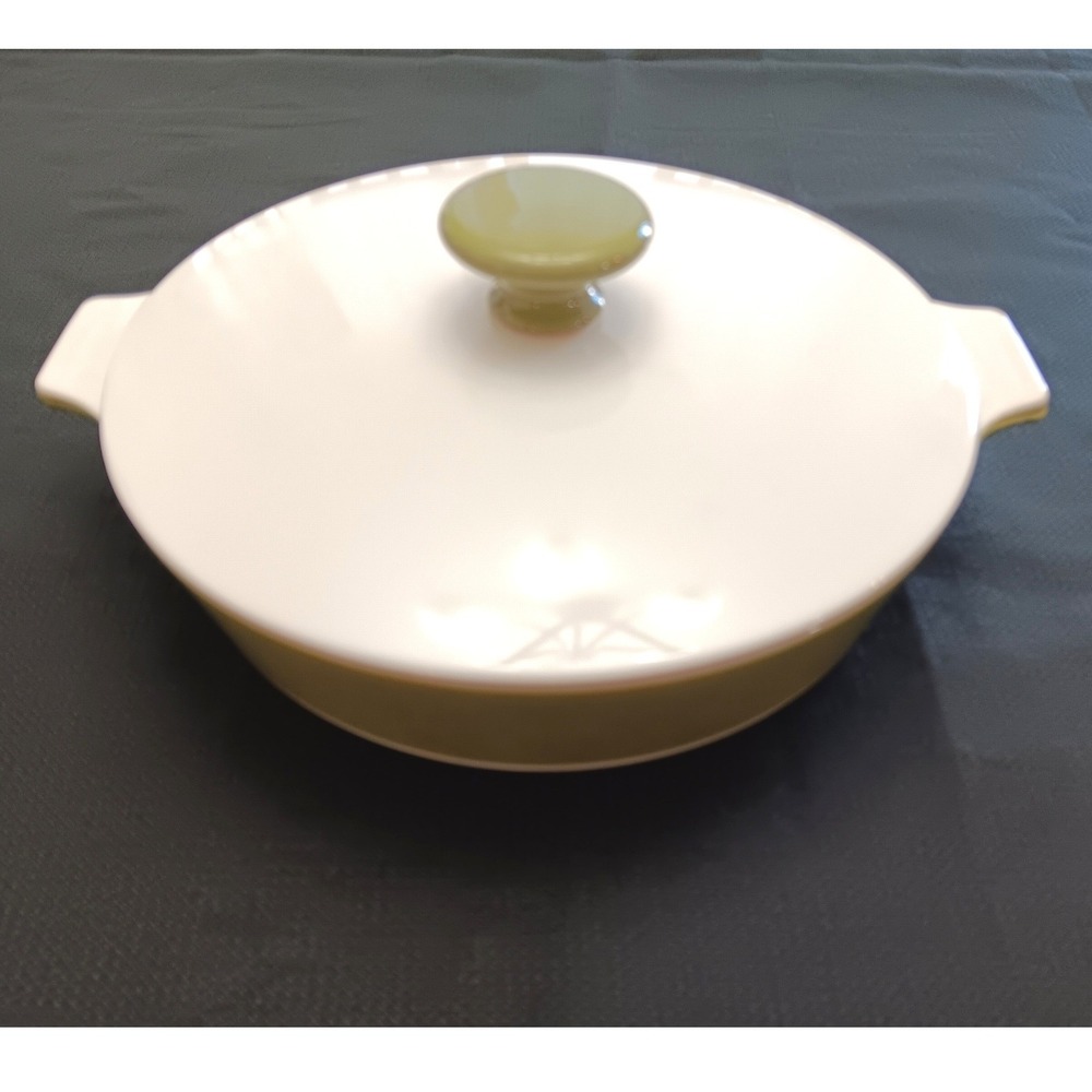 Vintage Corning Ware Avocado‎ Round Skillet P-708 1/2-B 8.5 Inch White with Lid